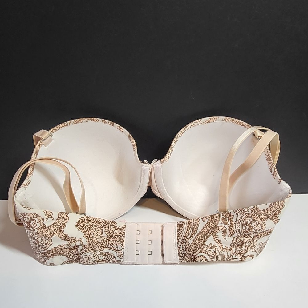 Victoria Secrets Bra - Picture 4 of 5